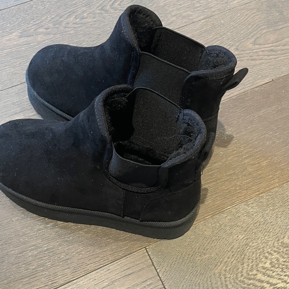 Women’s Black Winter Boots - NWOT